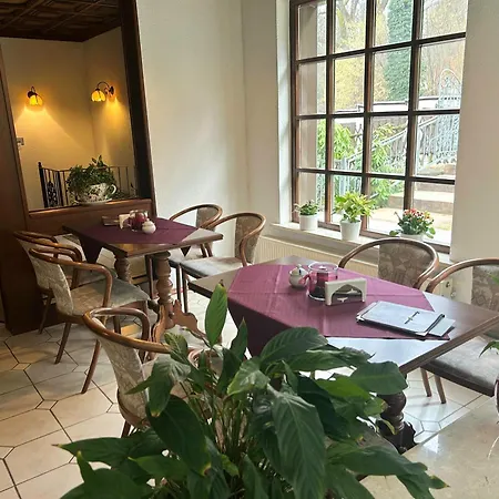 住宿加早餐酒店 Benz Cafe & 布兰肯堡