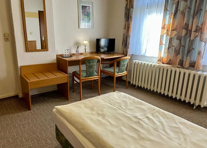 Benz Cafe & Bed & Breakfast Blankenburg (Harz)