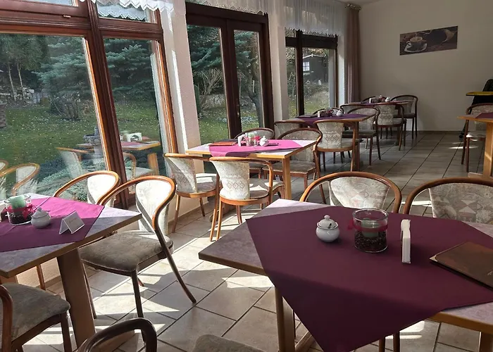 Benz Cafe & Bed & Breakfast