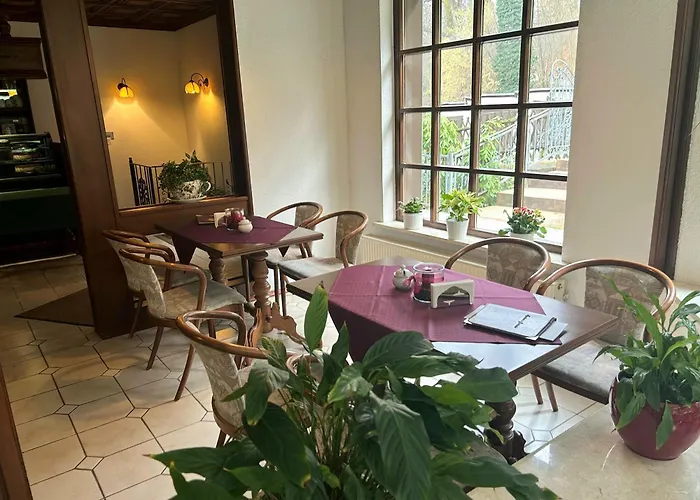 住宿加早餐酒店 Benz Cafe & 布兰肯堡